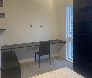 3 bedroom flat to rent - Photo 3