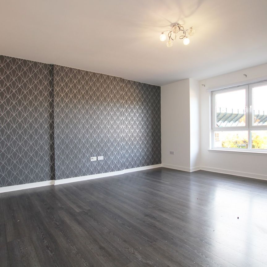 Springfield Gardens, Parkhead, Glasgow - Photo 1