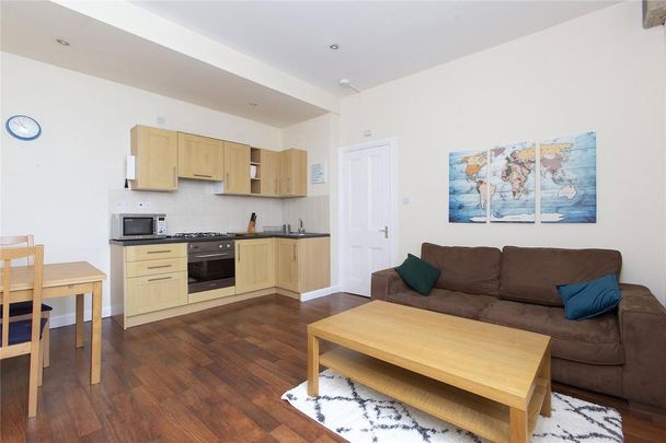 1 bedroom flat to rent - Photo 1