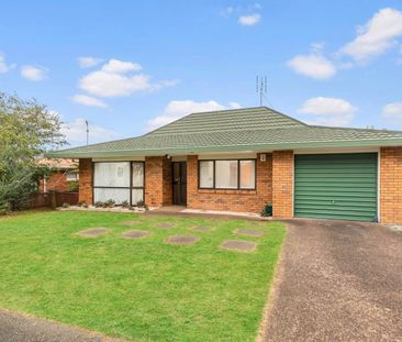 3 Bedrooms on Sunnypark Ave - Photo 2