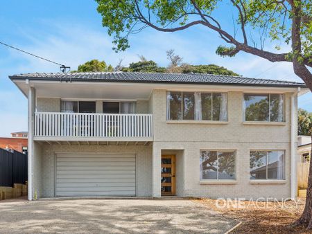 FAMILY HOME WITH 4 BEDROOMS AND BONUS 5TH BEDROOM POTENTIAL - Photo 3