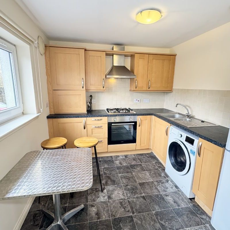 2 Bed, First Floor Flat - Photo 1