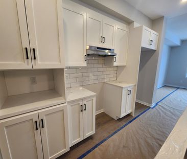 685 Taliesin Crescent - Photo 5