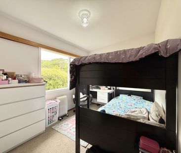 2 Bedroom House in Lower Hutt - Photo 2