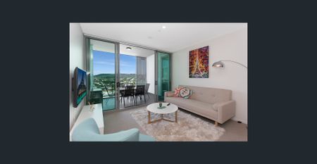 2B 2B + STUDY - TOP FLOOR APARTMENT - FULLY FURNISHED - Photo 2