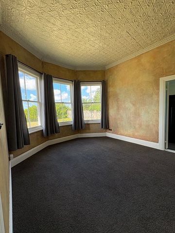 LARGE FAMILY HOME IN WAIUKU - Photo 4