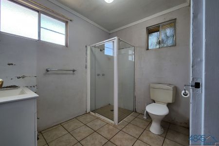 2 Bedroom unit available! - Photo 4