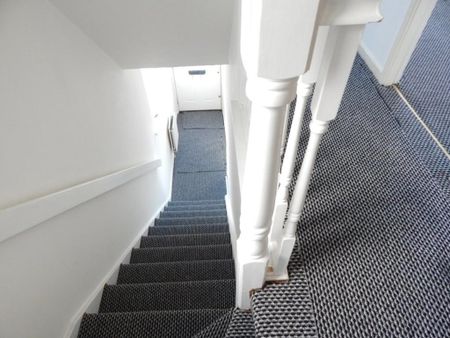 3 bedroom end of terrace house to rent - Photo 5