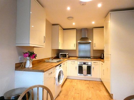 3 bedroom semi-detached house to rent - Photo 1