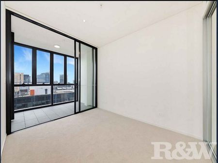 Modern apartment is located in the heart of Parramatta CBD - Photo 2
