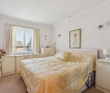 2 bedroom retirement property to rent - Photo 3