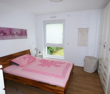 Gemütliche 2-Zimmer-Wohnung im Erdgeschoss mit Einbauküche und Terr... - Photo 2