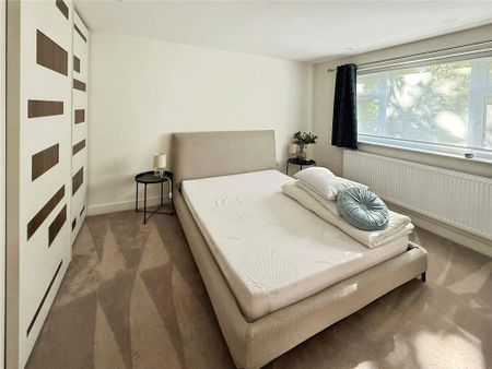 2 bedroom maisonette to rent - Photo 4
