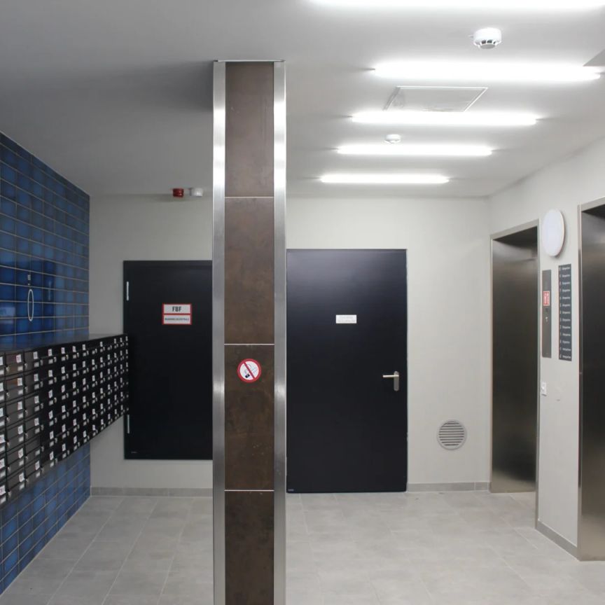 Wunderbare 1-Zimmer Wohnung mit großzügigem Wohnbereich in idealer Lage in Breitensee! Ab 01.06. - Photo 1