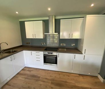 3 bedroom flat to rent - Photo 5