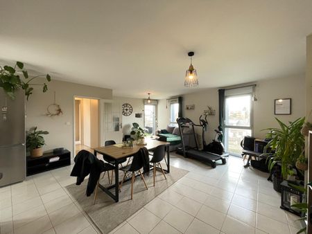 Location Appartement 3 pièces 93m² ANGERS 49000 - Photo 2