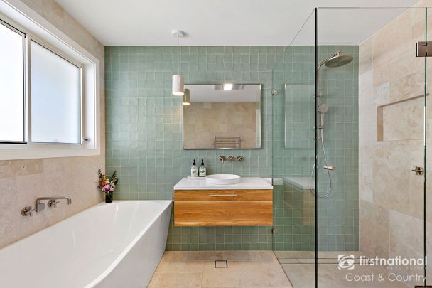 PICTURESQUE BROUGHTON VILLAGE - Photo 1