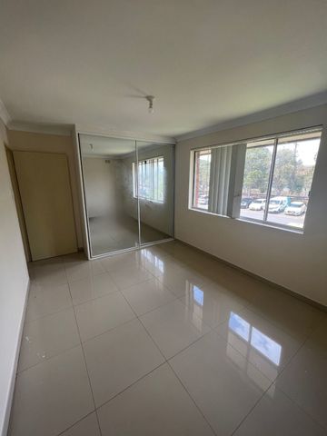 Luxury Living in Merrylands: Rent a Stunning Apartment at 4/22 Military Road - Photo 5