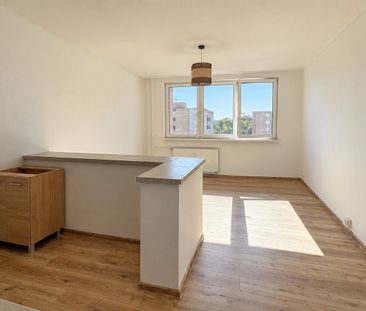 Pronájem bytu 1+kk 33 m² - Photo 1