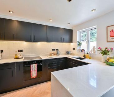 3 bedroom semi-detached house to rent - Photo 6