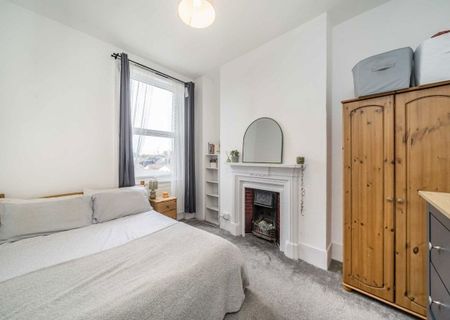 Tooting High Street, SW17 0RG, London - Photo 4