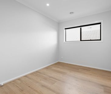 Spacious Family Living Next to the Park - 55 Bushranger Drive, Sunbury - Photo 3