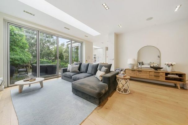 Hocroft Road, London, NW2 - Photo 1