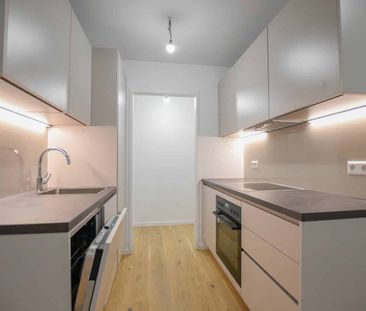 Erstbezug nach Sanierung: Schöne 2 Zimmer-Wohnung mit Loggia und To... - Foto 2