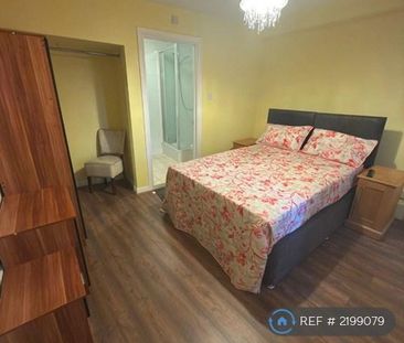 1 bedroom in a flat share to rent - Photo 1