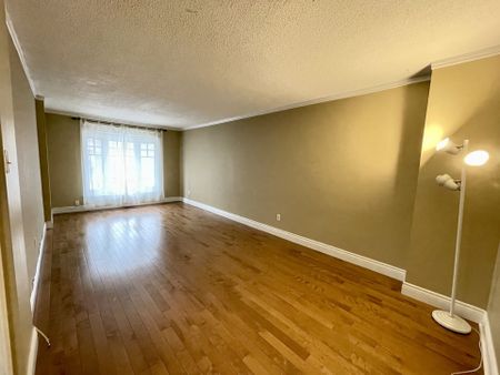For Lease - 3216 Dovetail Mews Unit# MAIN & 2nd FLOOR, Mississauga, Ontario - Photo 2