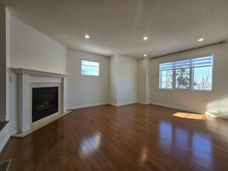 For Lease - 2932 Cape Hill Crescent Unit# UPPER, Mississauga, Ontario - Photo 2