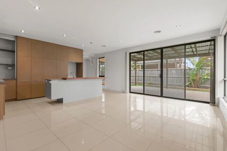 3 Dresden Drive, Waterways VIC 3195 - Photo 2