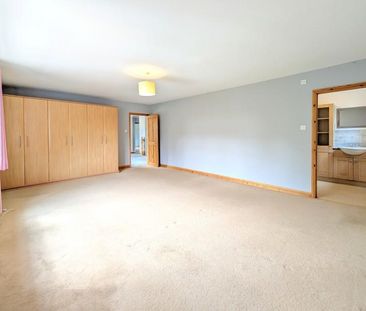 5 bedroom detached house to rent - Photo 5