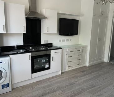 Studio Flat, Farnan Road, SW16 - Photo 1