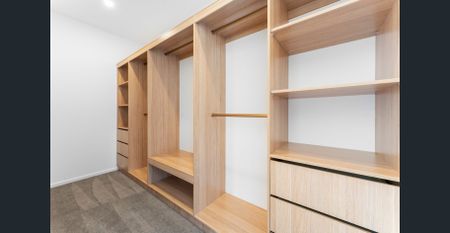 Architectural Luxury on a Commanding Corner in Prestigious Rochedale - Photo 3