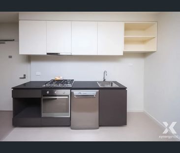 Stylish 1-Bedroom Apartment in the Heart of Melbourne CBD - Photo 5