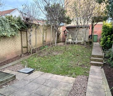 4 bedroom end of terrace house to rent - Photo 5