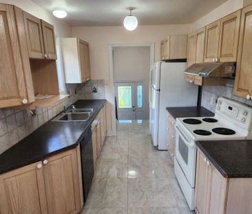 For Lease - 3334 Tallmast Crescent, Mississauga, Ontario - Photo 1