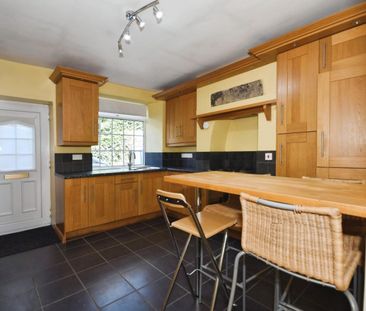 3 bedroom House To Let - Photo 2