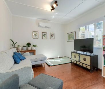 “2 BEDROOM HOUSE + STUDY” - Photo 4