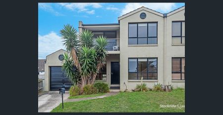 CENTRAL 3 BR T/HOUSE - OCEAN VIEWS - Photo 5