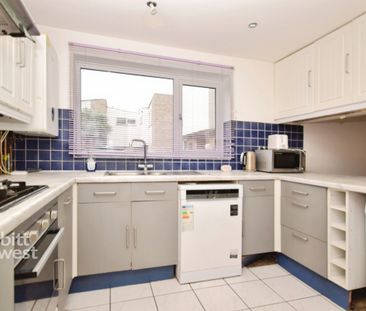 4 bedroom terraced house to rent - Photo 3