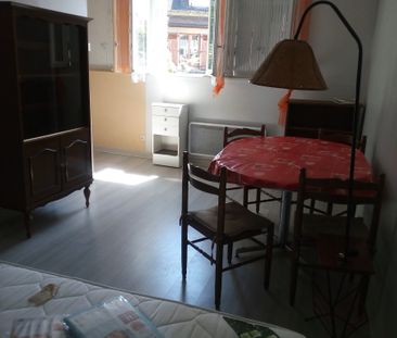 Location Appartement 1 pièce 22m² MONTMORILLON 86500 - Photo 1