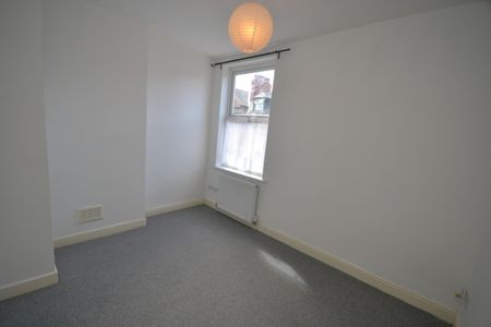 3 bed Mid Terraced House for Rent - Photo 2