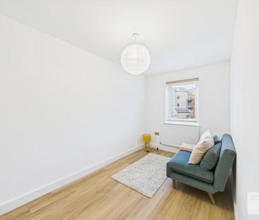 4 bedroom semi-detached house to rent - Photo 6