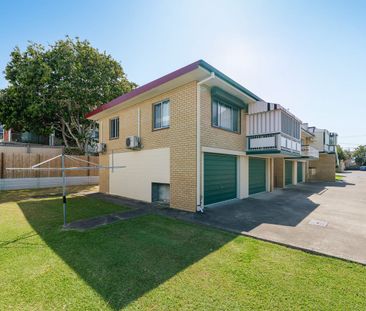 Recently Renovated Ground Floor Unit in Boutique Coastal Complex - Photo 4