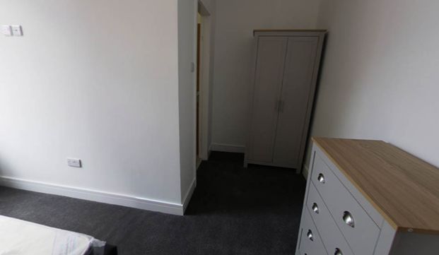 79 Royal Park Avenue, Leeds, LS6 1SJ - Photo 1