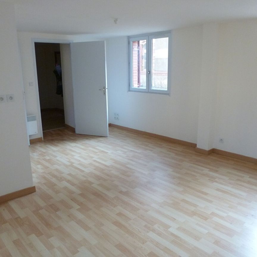 A LOUER APPARTEMENT T2 REDON CENTRE VILLE BRETAGNE ILLE ET VILAINE - Photo 1