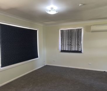 Tidy 3 bedroom home - Photo 3