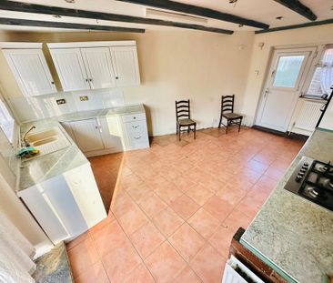 3 bedroom semi-detached house to rent - Photo 2